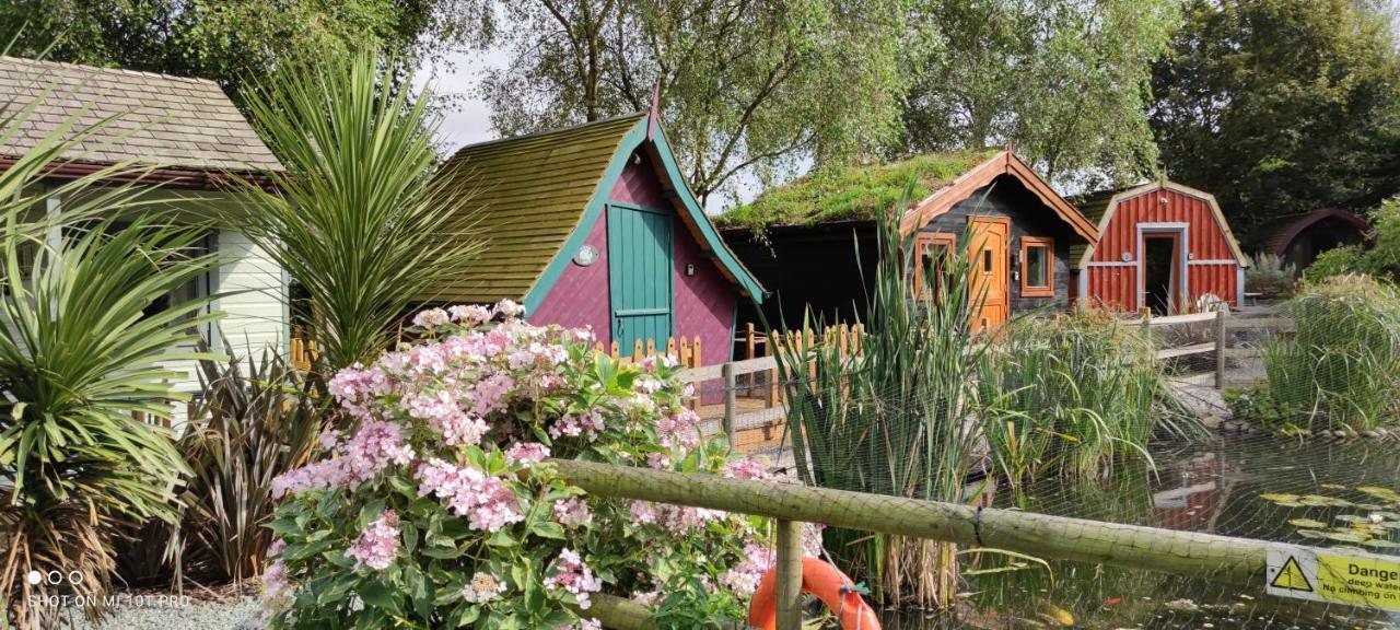 DriffieldSeaways Glamping, Redwoodアパートメント エクステリア 写真